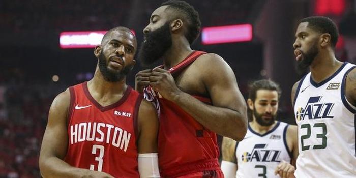  76人哈登带伤上阵砍下40+三双  